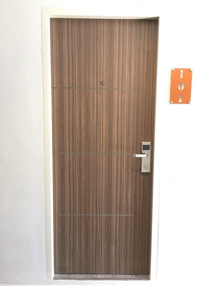 Villa23 Residence Bangkok Bagian luar foto