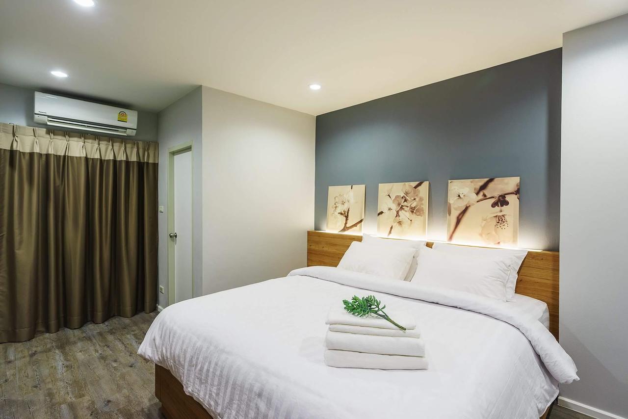 Villa23 Residence Bangkok Bagian luar foto